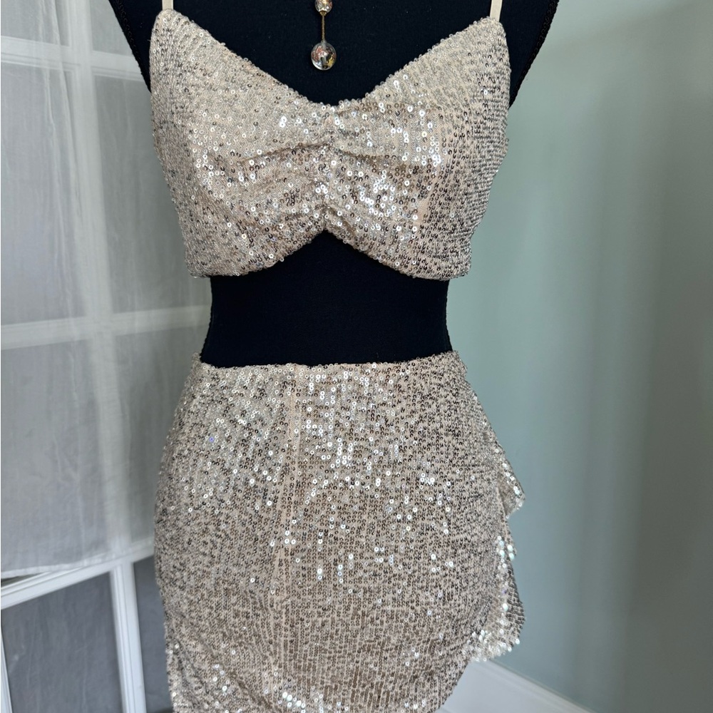 Fashion Nova Sequin Sparkle Crop Top and Skirt Set size small